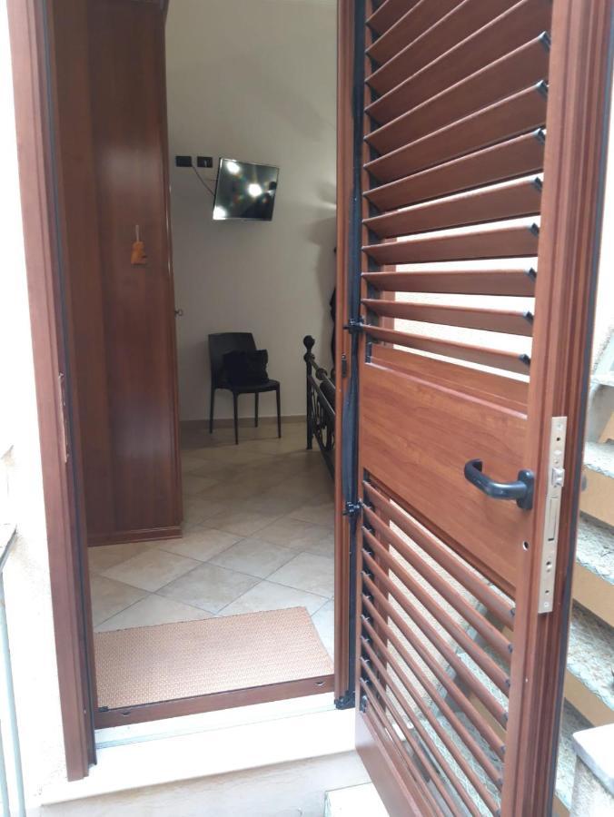 Bed and Breakfast Casa Ale Бриндизи Экстерьер фото